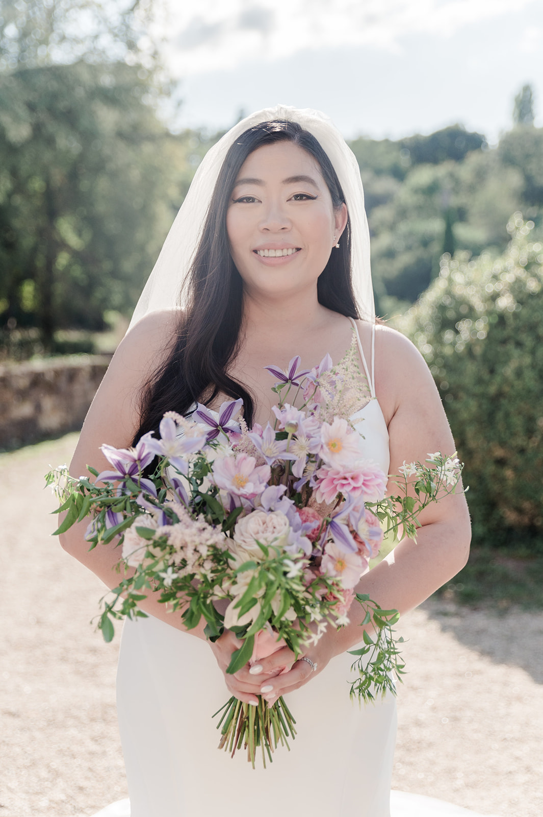 Bride flowers - destination wedding in France