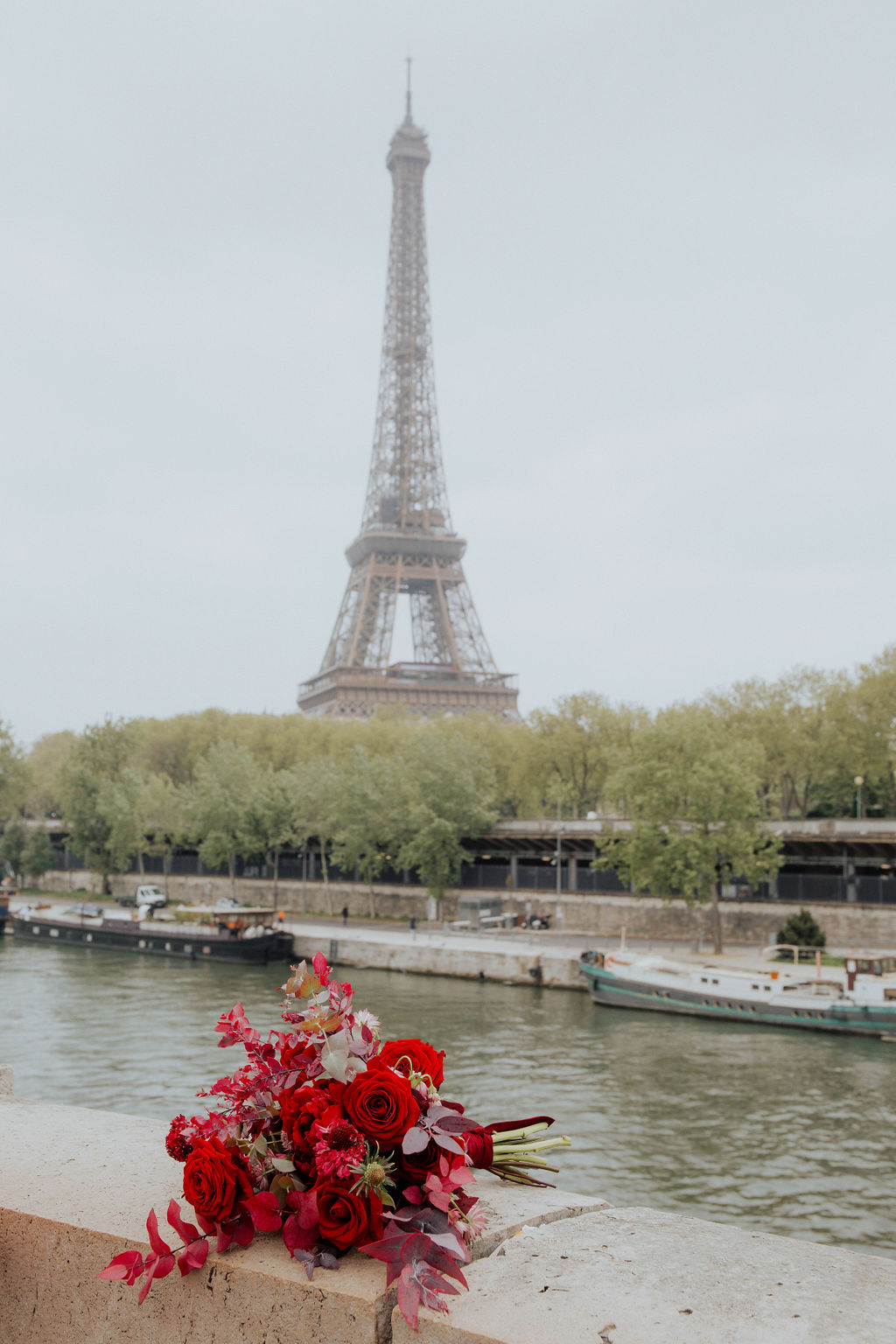 Eiffel Tower - Seine - flowers